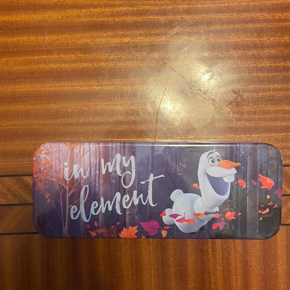 Olaf pencil tin